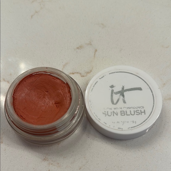 IT Cosmetics Brown Blush Creamy Finish - Picture 1 of 1